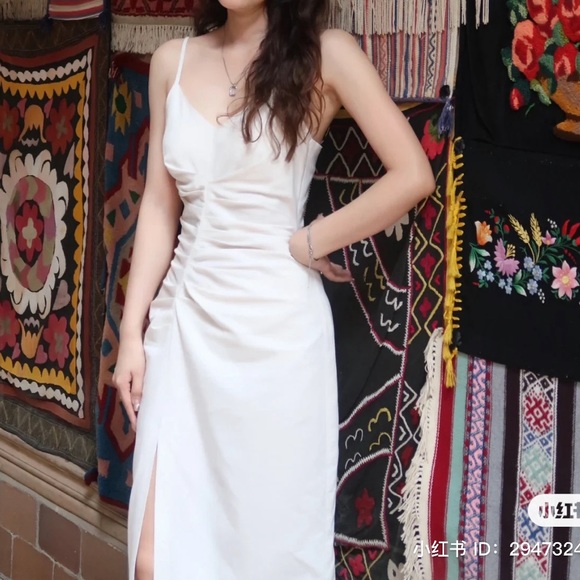 New with Tags Zara White Linen Blend Ruched Midi Dress with Slit Size S - Picture 3 of 11